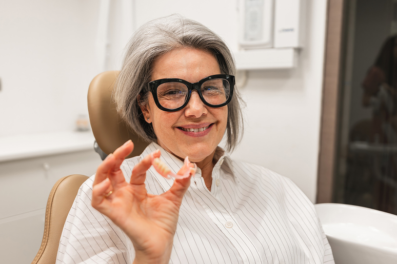 Natural-looking removable denture result