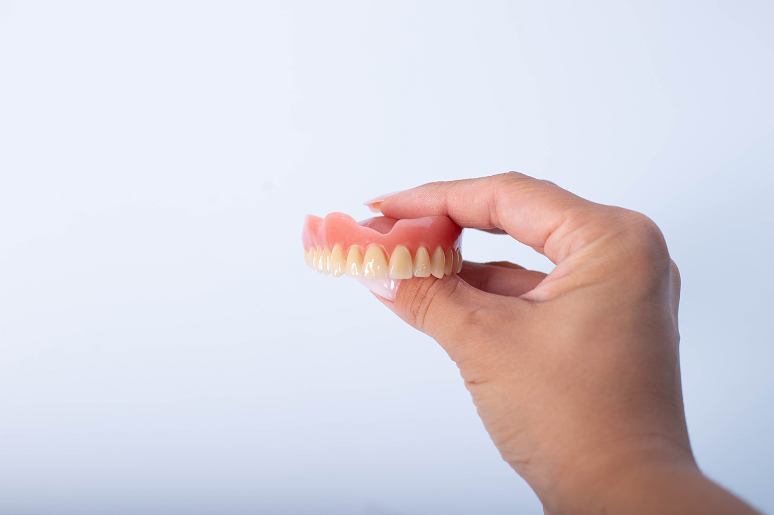 Implant-assisted dentures